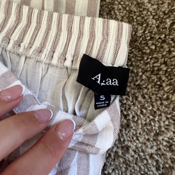 Matching set beige and white in small! - Picture 3 of 4